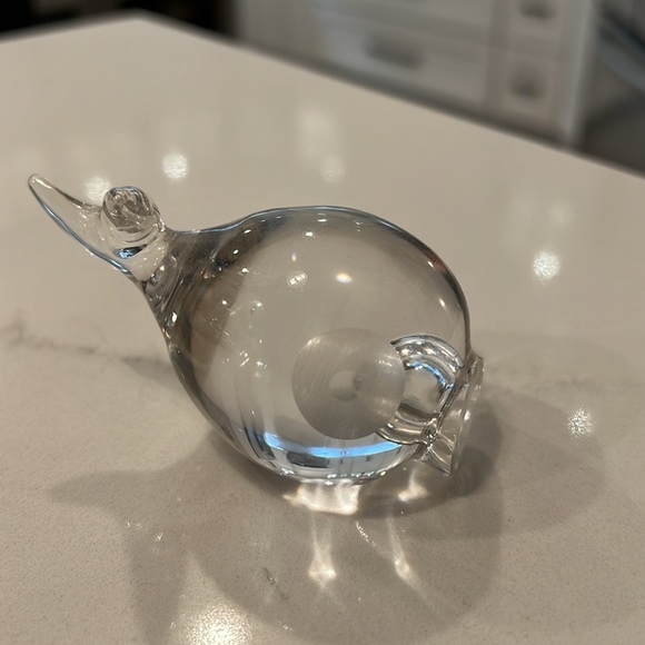 Vintage Hadeland Norway Whale
Lead Crystal Hand Made
Paperweight Ornament - Picture 3 of 4